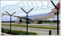 機(jī)場護(hù)欄網(wǎng)是機(jī)場不可缺少的景物 安平縣達(dá)威金屬護(hù)欄網(wǎng)廠